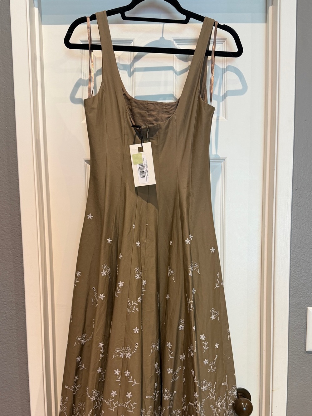 NWT STAUD Wells Dress Taupe Embroidery Floral Cotton Midi Dress Size 4 $495 - Picture 4 of 7